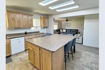 157 N 200 E, Richfield, UT 84701 - Photo 6