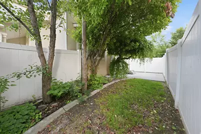 1364 E Old Maple Ct S, Murray, UT 84117 - Photo 32