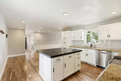 661 E 2620 N, Provo, UT 84604 - Photo 18