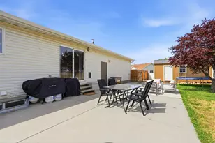 1261 E 25 S, Hyrum, UT 84319 - Photo 32
