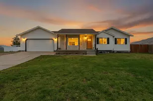 1261 E 25 S, Hyrum, UT 84319 - Photo 2