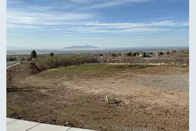 597 S Oakridge Dr E, Tooele, UT 84074 - Photo 8
