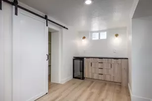 2327 E Bryan Ave, Salt Lake City, UT 84108 - Photo 16