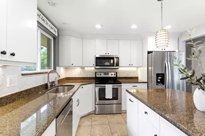 42 E Bonita Way, Centerville, UT 84014 - Photo 8