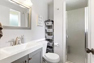 42 E Bonita Way, Centerville, UT 84014 - Photo 16