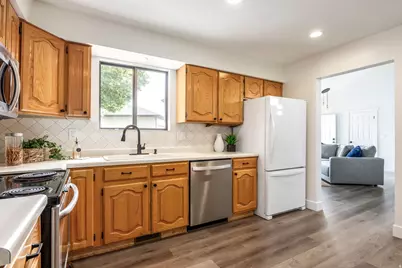8956 S Golden Field Way E, Sandy, UT 84094 - Photo 14