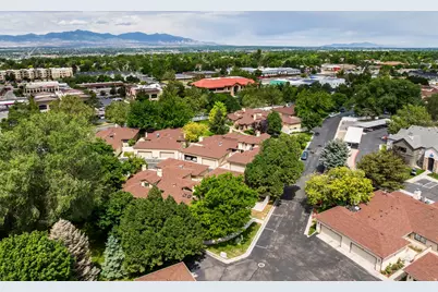8956 S Golden Field Way E, Sandy, UT 84094 - Photo 40