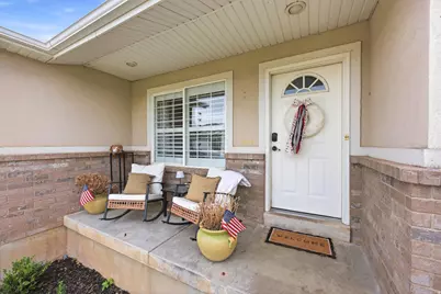 103 W 2250 N, Layton, UT 84041 - Photo 2