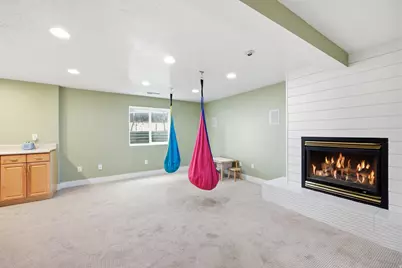 103 W 2250 N, Layton, UT 84041 - Photo 16