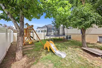 103 W 2250 N, Layton, UT 84041 - Photo 20