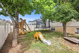 103 W 2250 N, Layton, UT 84041 - Photo 20