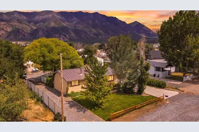 235 S Center St, Santaquin, UT 84655 - Photo 4