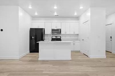 475 W 60 S #L202, Providence, UT 84332 - Photo 4