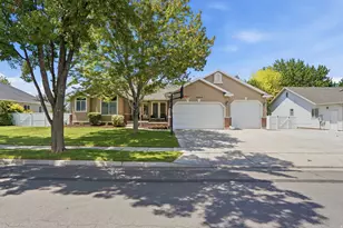 10866 S Marsha Kaye Circle, Sandy, UT 84070 - Photo 1