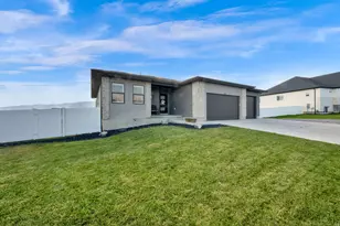 9853 N Elkhorn Rd, Eagle Mountain, UT 84005 - Photo 48