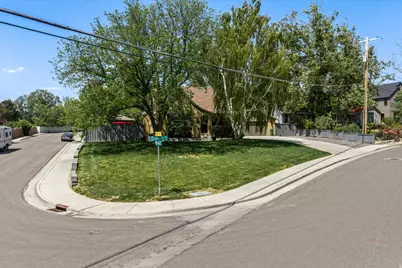 1809 E Gunderson Ln, Holladay, UT 84124 - Photo 4