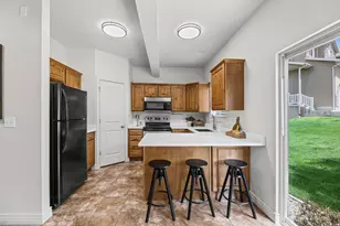1944 N Holw Ct, Lehi, UT 84043 - Photo 2