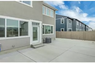2582 N 2125 W, Clinton, UT 84015 - Photo 2