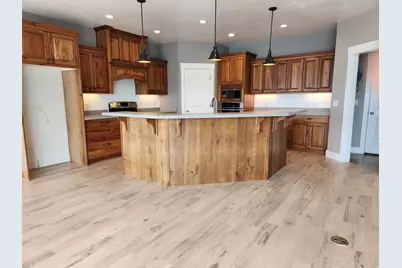 1075 Grandview Dr, Providence, UT 84332 - Photo 18