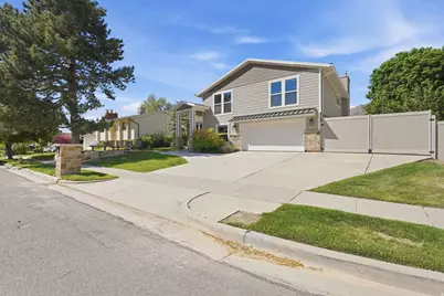 3315 E Nutmeg St, Cottonwood Heights, UT 84121 - Photo 2