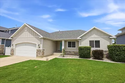 768 W Star Spangled Dr S, Bluffdale, UT 84065 - Photo 2