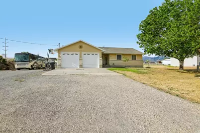 425 W Cherry St, Grantsville, UT 84029 - Photo 4