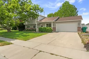 332 S 1575 W, Lehi, UT 84043 - Photo 2