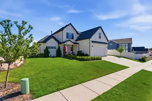 1364 E Beechwood Dr, Layton, UT 84040 - Photo 2