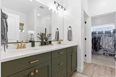 1364 E Beechwood Dr, Layton, UT 84040 - Photo 16