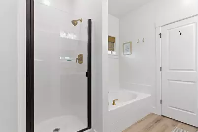 1364 E Beechwood Dr, Layton, UT 84040 - Photo 18