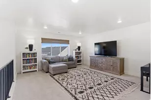 1364 E Beechwood Dr, Layton, UT 84040 - Photo 20