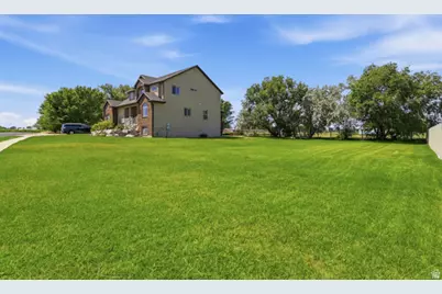 5058 W 5300 S, Hooper, UT 84315 - Photo 2