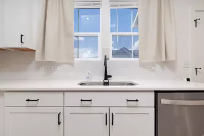 9344 N Vernham Ln, Eagle Mountain, UT 84005 - Photo 8