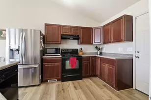 3338 S Hawk Dr, Saratoga Springs, UT 84045 - Photo 8