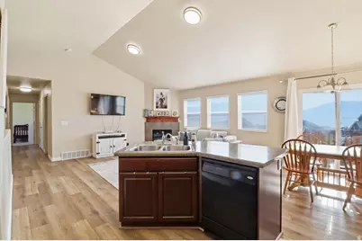 3338 S Hawk Dr, Saratoga Springs, UT 84045 - Photo 10