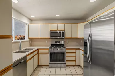 83 W 200 N, Centerville, UT 84014 - Photo 4