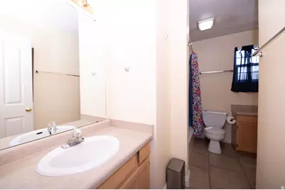 83 W 200 N, Centerville, UT 84014 - Photo 18