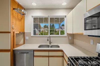 83 W 200 N, Centerville, UT 84014 - Photo 6