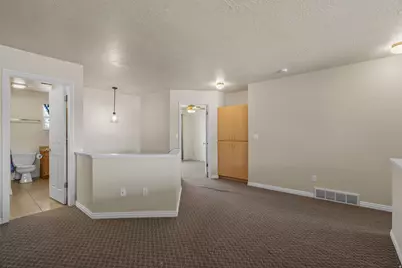 83 W 200 N, Centerville, UT 84014 - Photo 18
