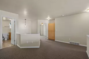 83 W 200 N, Centerville, UT 84014 - Photo 18