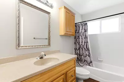 627 W Fremont Cir N, Centerville, UT 84014 - Photo 20