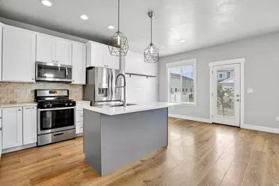167 W Silver Springs Dr N, Vineyard, UT 84058 - Photo 2