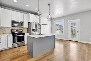 167 W Silver Springs Dr N, Vineyard, UT 84058 - Photo 2