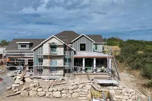 3726 S Mapleton Ests Dr, Mapleton, UT 84664 - Photo 2