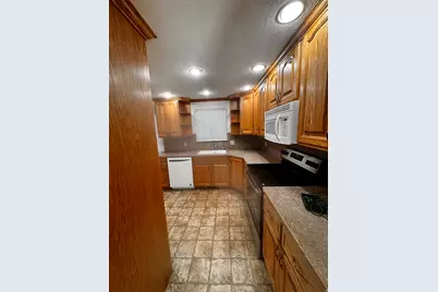 1404 S 1100 W, Syracuse, UT 84075 - Photo 12