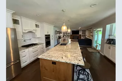 780 W Walden Hills Dr, Murray, UT 84123 - Photo 2