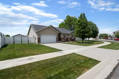 779 S 1250 W, Marriott-Slaterville City, UT 84404 - Photo 2