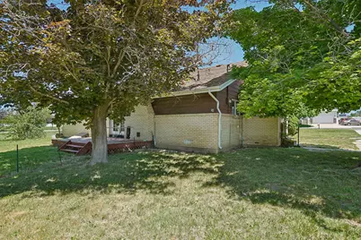 2031 N 1500 W, Clinton, UT 84015 - Photo 30