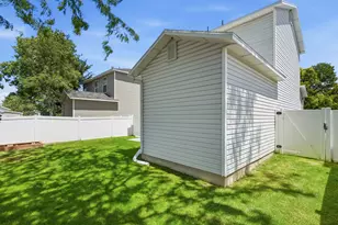 2019 N 2195 W, Clinton, UT 84015 - Photo 8