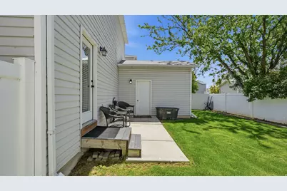 2019 N 2195 W, Clinton, UT 84015 - Photo 6
